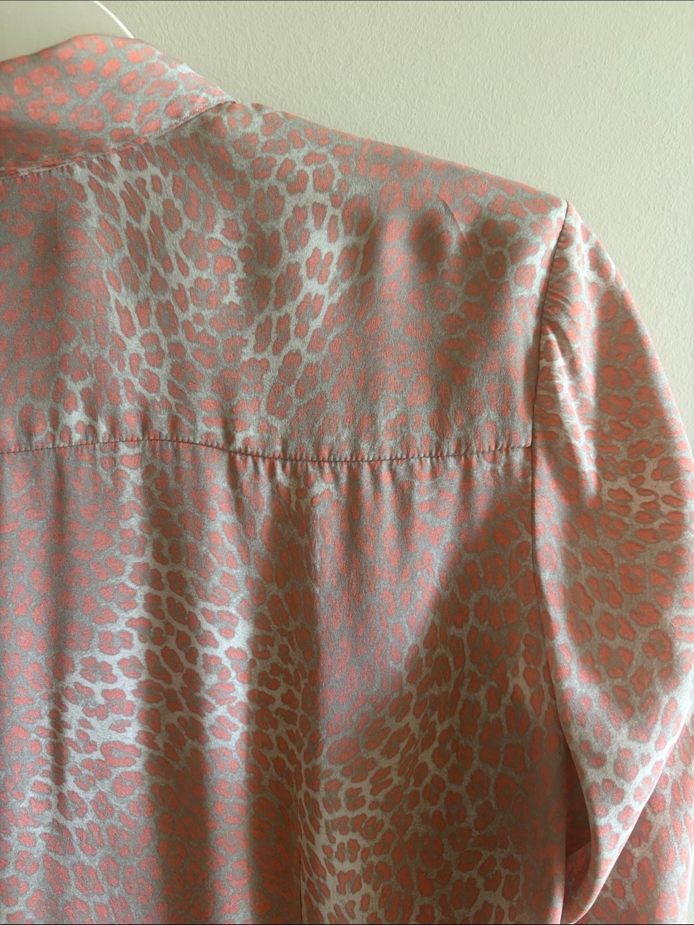 Guess by Marciano size S peach and grey blouse - Picture 13 of 14